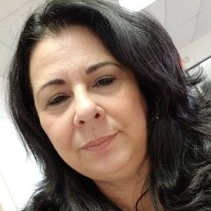 Meet your Posher, Lidia rosa